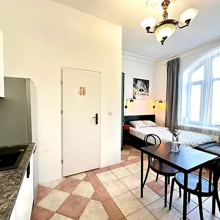 Apartment 7-7-6