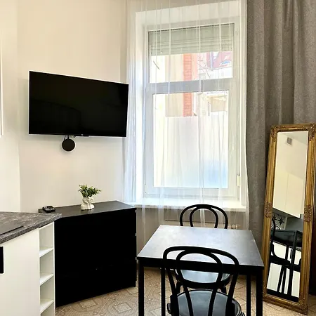 7-7-6 Apartment *