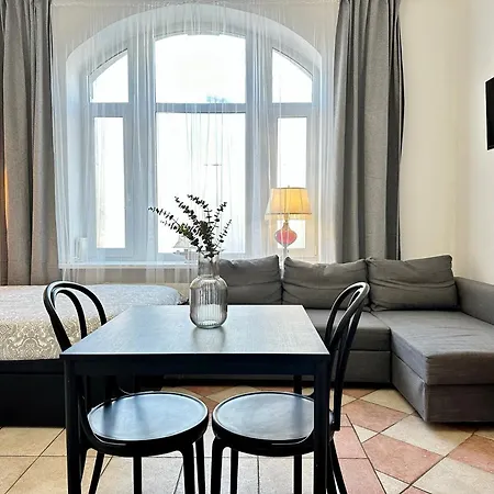 Apartment 7-7-6 *
